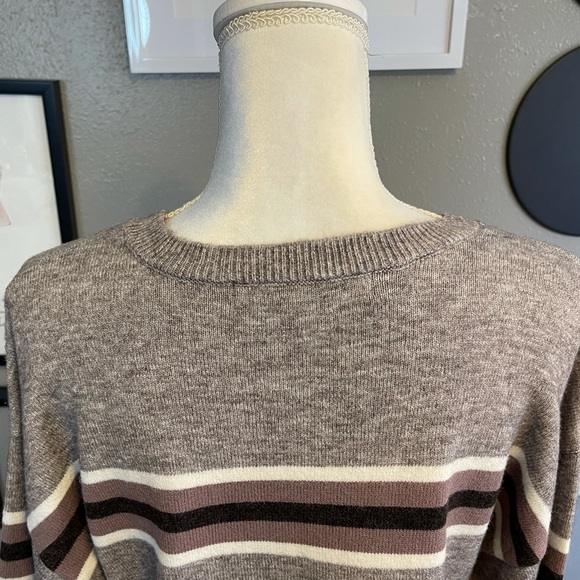 Cupcakes and Cashmere Amour Wide Striped Big Sleeve Sweater S - Picture 9 of 13